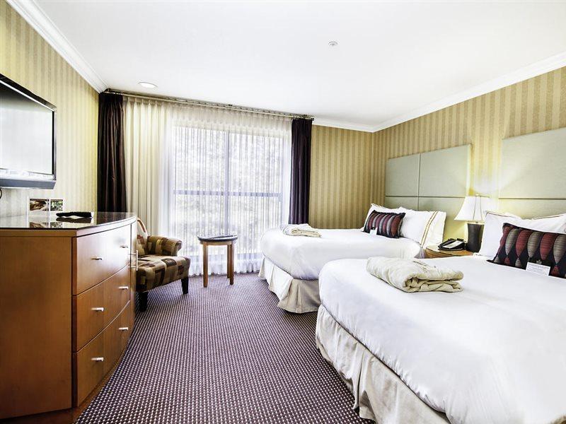 เอ็กเซกคิวทีฟ สวีท โฮเต็ล แอนด์ คอนเฟอเรนซ์ เซ็นเตอร์ เบอร์นาบี Hotel เบิร์นนาบี ภายนอก รูปภาพ