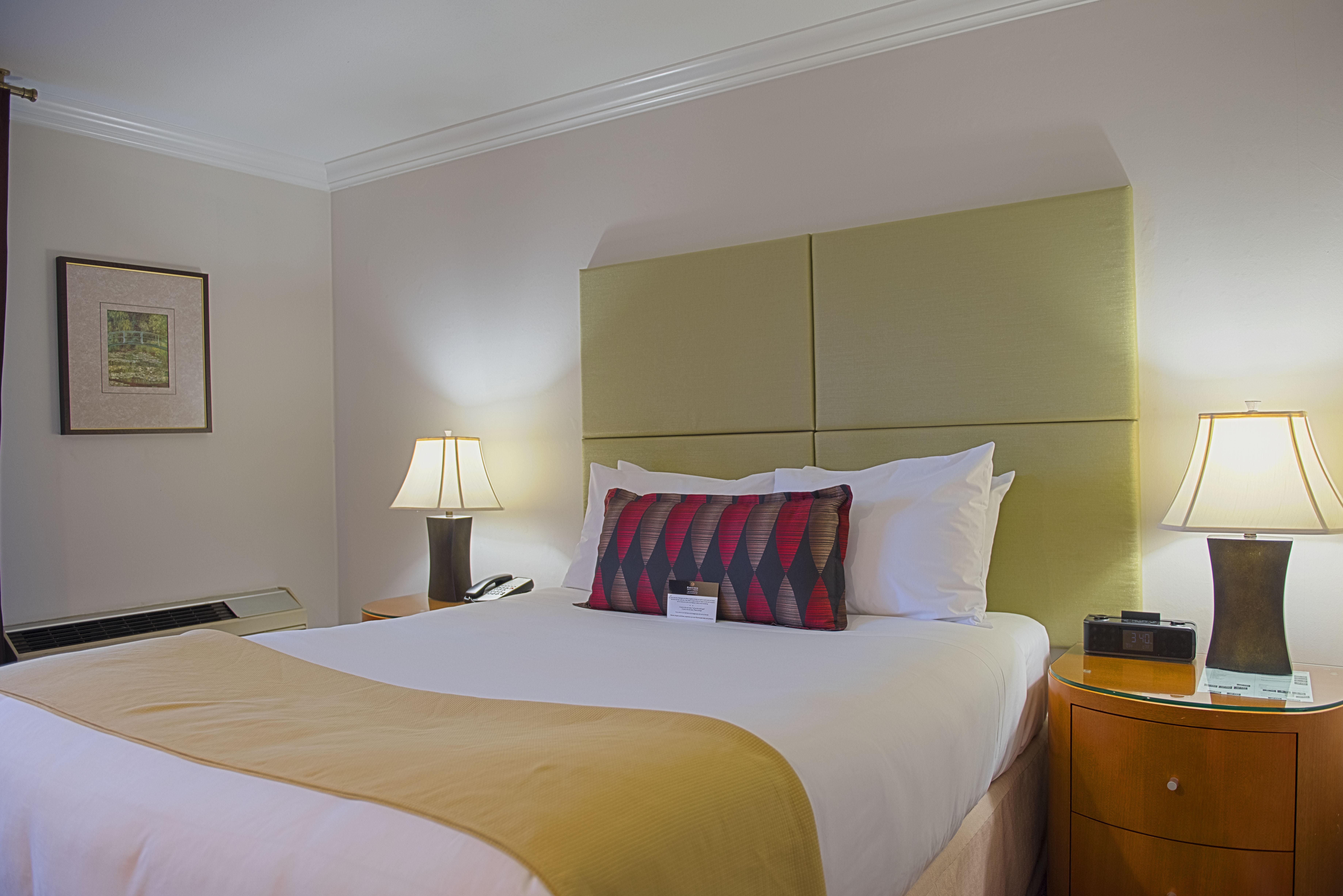 เอ็กเซกคิวทีฟ สวีท โฮเต็ล แอนด์ คอนเฟอเรนซ์ เซ็นเตอร์ เบอร์นาบี Hotel เบิร์นนาบี ภายนอก รูปภาพ
