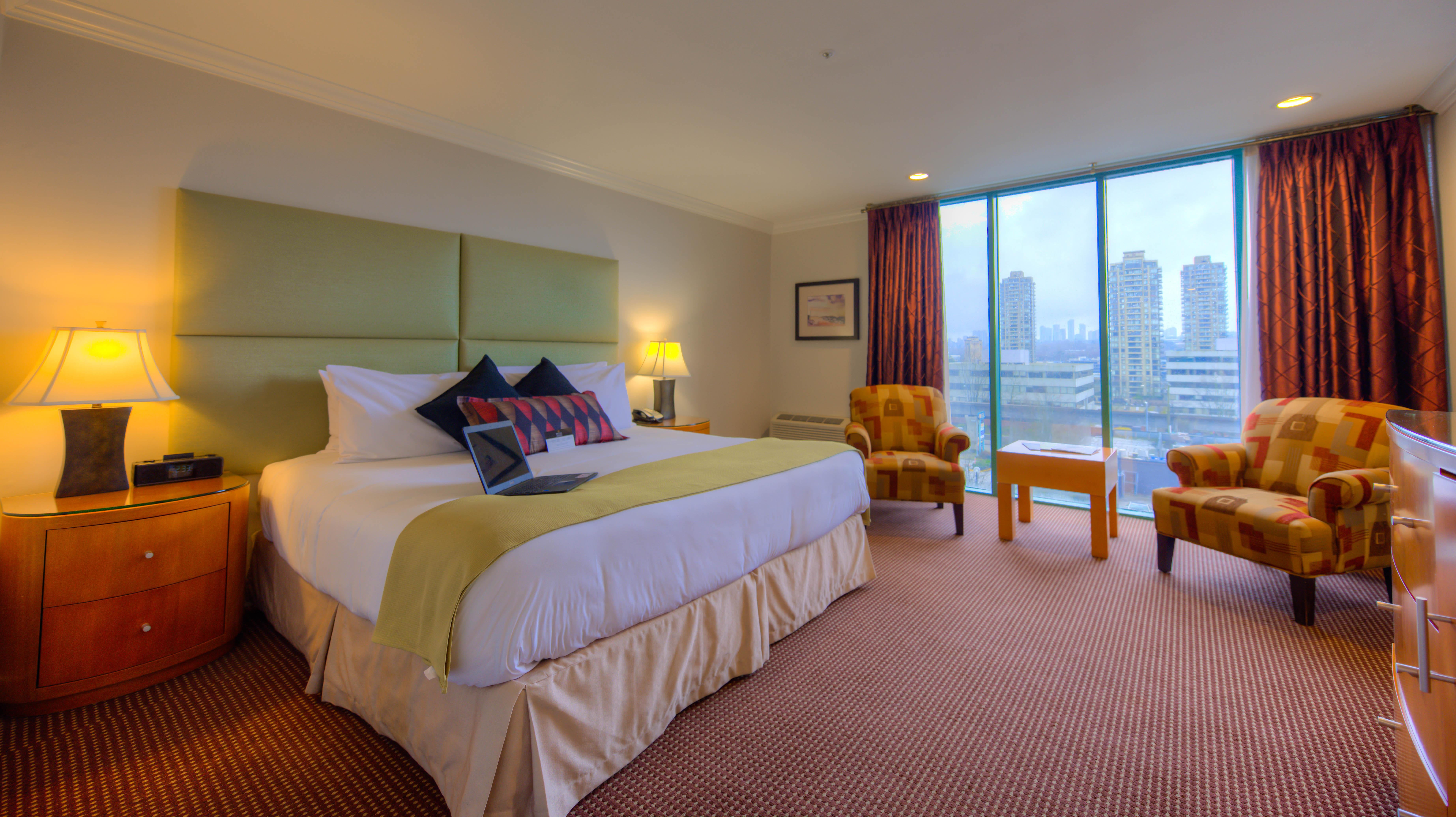 เอ็กเซกคิวทีฟ สวีท โฮเต็ล แอนด์ คอนเฟอเรนซ์ เซ็นเตอร์ เบอร์นาบี Hotel เบิร์นนาบี ภายนอก รูปภาพ