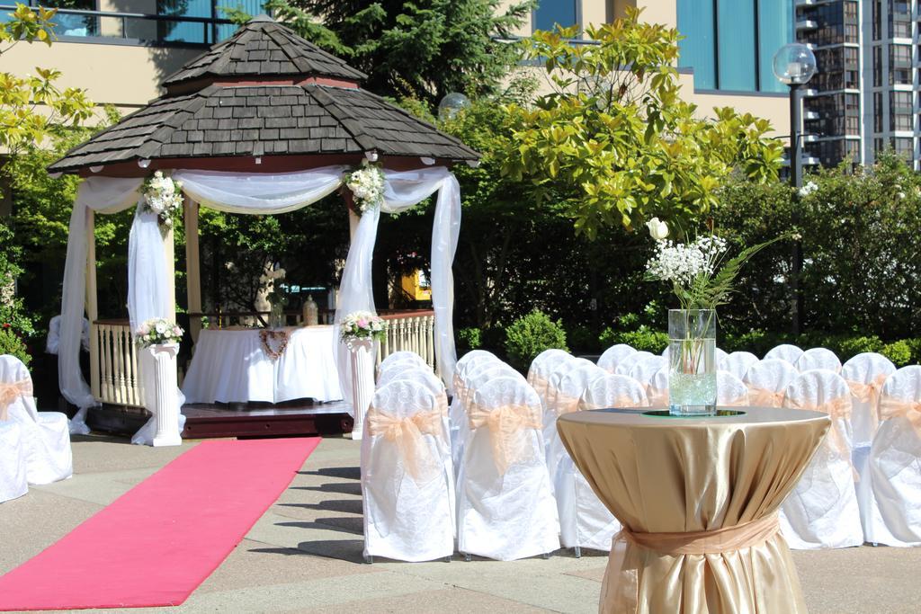 เอ็กเซกคิวทีฟ สวีท โฮเต็ล แอนด์ คอนเฟอเรนซ์ เซ็นเตอร์ เบอร์นาบี Hotel เบิร์นนาบี ภายนอก รูปภาพ
