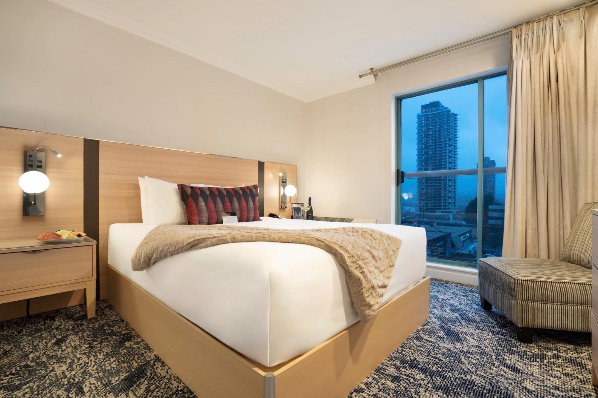 เอ็กเซกคิวทีฟ สวีท โฮเต็ล แอนด์ คอนเฟอเรนซ์ เซ็นเตอร์ เบอร์นาบี Hotel เบิร์นนาบี ภายนอก รูปภาพ