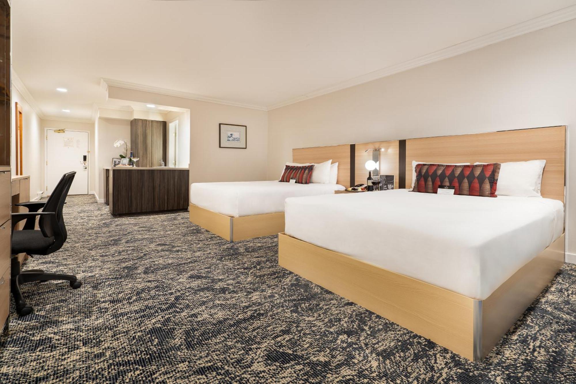 เอ็กเซกคิวทีฟ สวีท โฮเต็ล แอนด์ คอนเฟอเรนซ์ เซ็นเตอร์ เบอร์นาบี Hotel เบิร์นนาบี ภายนอก รูปภาพ