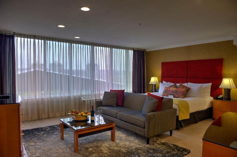 เอ็กเซกคิวทีฟ สวีท โฮเต็ล แอนด์ คอนเฟอเรนซ์ เซ็นเตอร์ เบอร์นาบี Hotel เบิร์นนาบี ภายนอก รูปภาพ